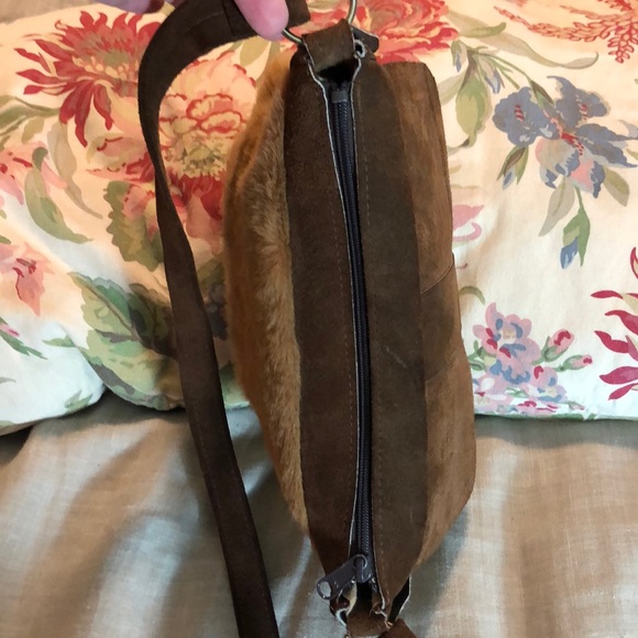VINTAGE Handmade Furry Suede Crossbody Twist-Lock Flap NEW - Picture 13 of 16
